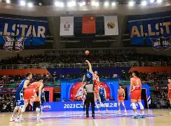 关于联赛巅峰对决！江南火狐队小胜徽州青龙队，游泳赛场再起波澜；更衣室氛围正向的信息